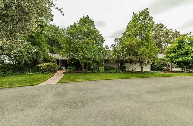 $1,550,000 | 3670 South Newmark Avenue, Sanger, CA 93657