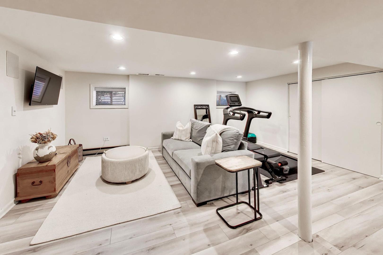 6308 North Indian Road Chicago, IL 60646 - Photo 27 of 45 Gallery Image 27