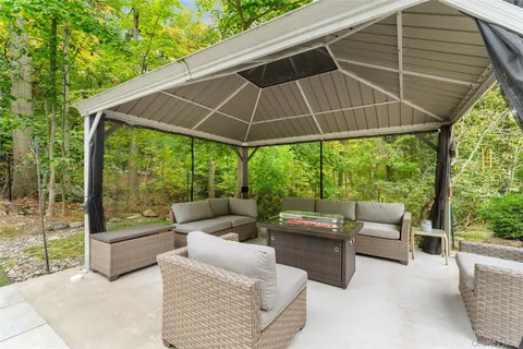 $1,799,000 | 52 Sprain Valley Road, Scarsdale, NY 10583