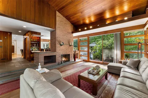 $1,799,000 | 52 Sprain Valley Road, Scarsdale, NY 10583