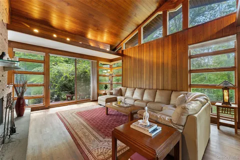 $1,799,000 | 52 Sprain Valley Road, Scarsdale, NY 10583