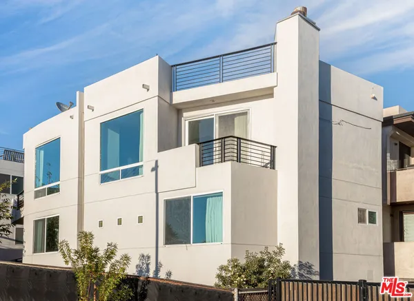 $14,000 | 318 26th Street, Hermosa Beach, CA 90254