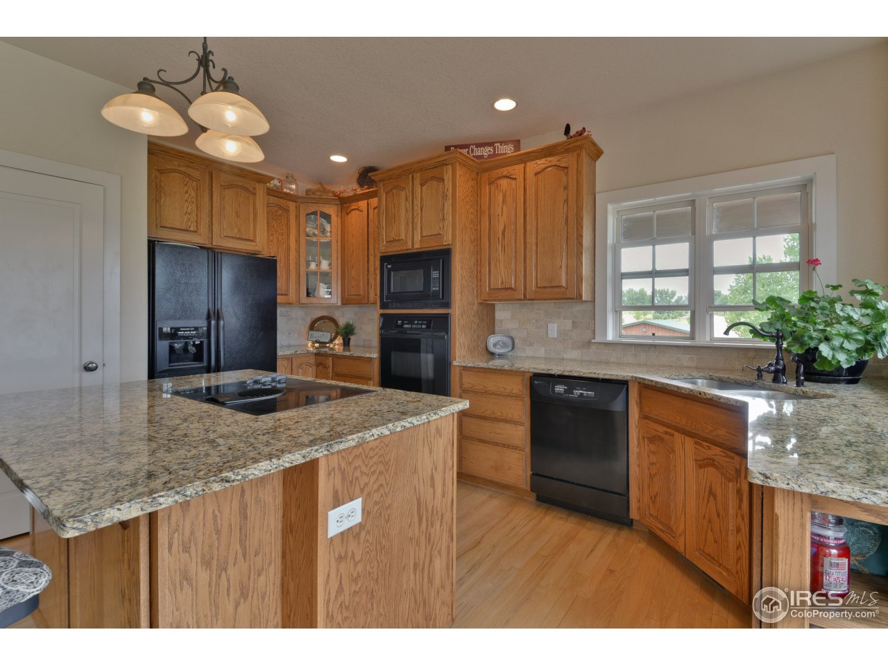 2329 Ranchero Road Longmont, CO 80504 - Photo 12 of 40 Granite counters