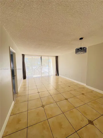 $1,750 | 1470 Northeast 123rd Street, Unit A408, North Miami, FL 33161