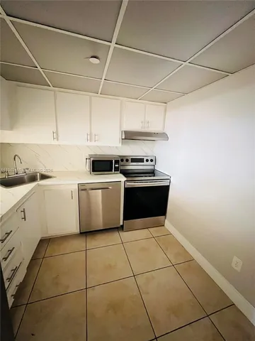 $1,750 | 1470 Northeast 123rd Street, Unit A408, North Miami, FL 33161