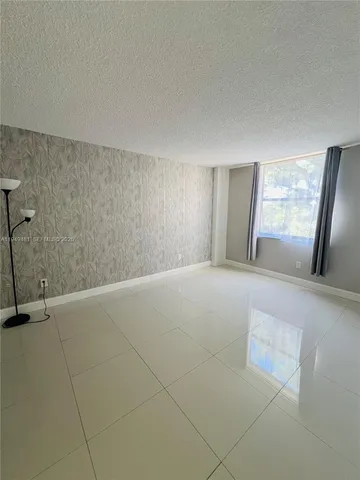 $1,750 | 1470 Northeast 123rd Street, Unit A408, North Miami, FL 33161