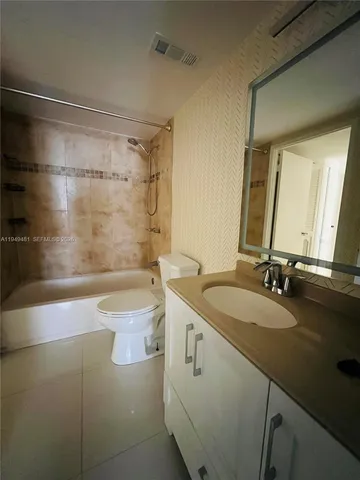 $1,750 | 1470 Northeast 123rd Street, Unit A408, North Miami, FL 33161