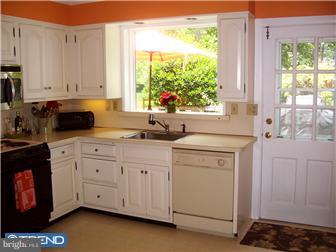 9 Princeton Road Wayne, PA 19087 - Photo 4 of 12 Kitchen