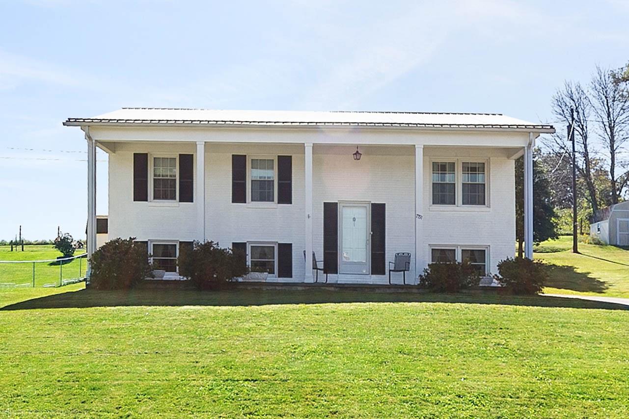 7791 Brandon Road Radford, VA 24141 - Photo 3 of 53 Gallery Image 3