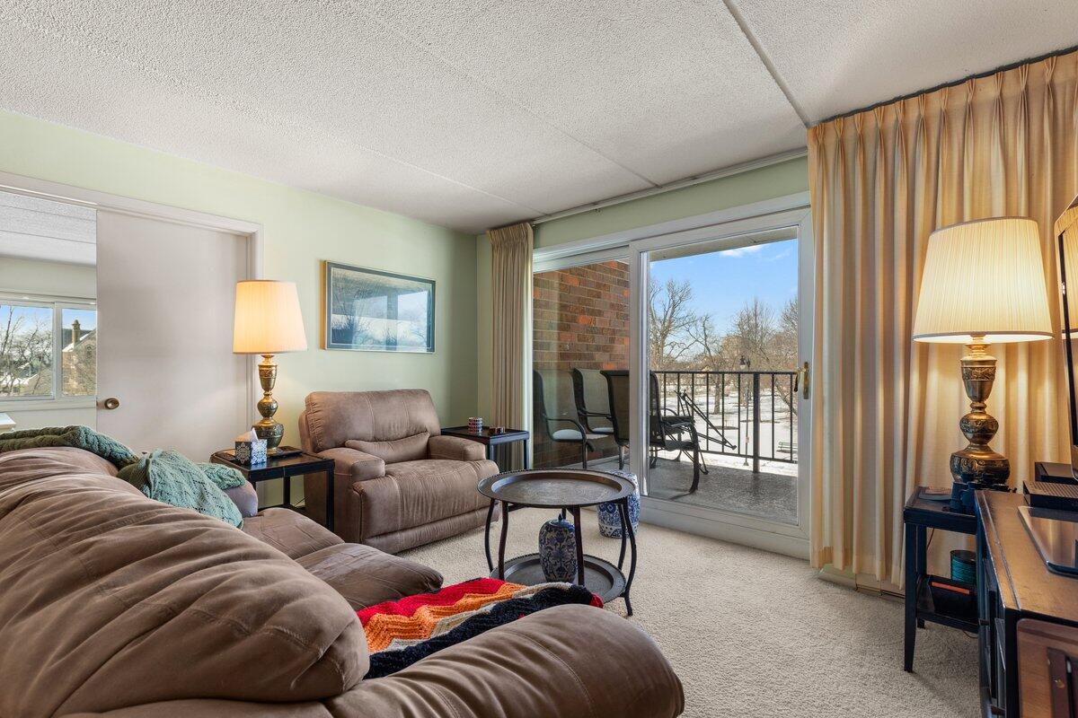 111 11th Street, Unit 3AN Racine, WI 53403 - Photo 12 of 28 Living Area