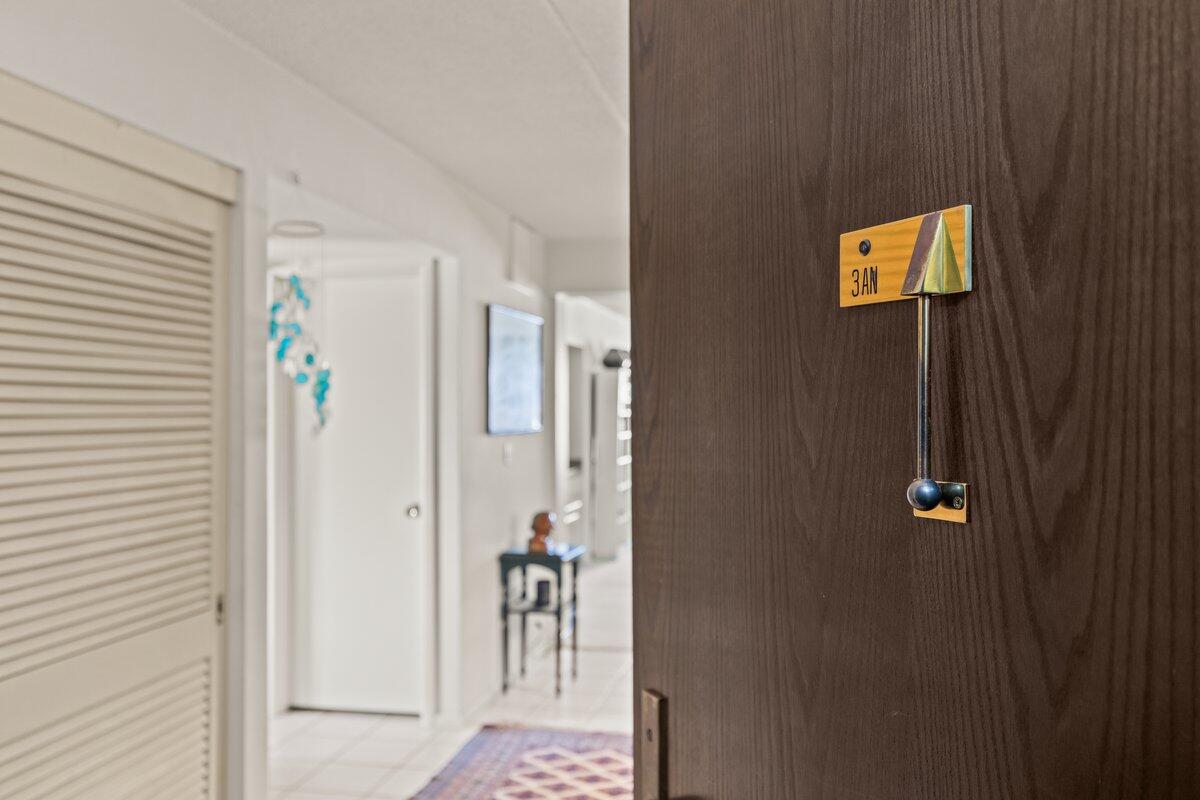 111 11th Street, Unit 3AN Racine, WI 53403 - Photo 2 of 28 Entryway