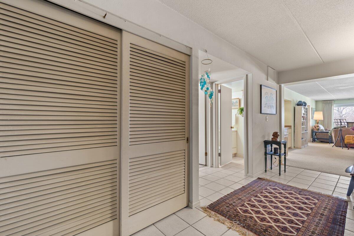 111 11th Street, Unit 3AN Racine, WI 53403 - Photo 3 of 28 Entryway