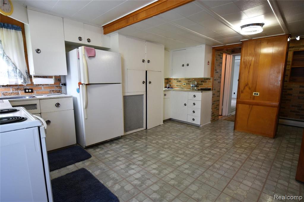 7110 Fenton Road Grand Blanc, MI 48507 - Photo 17 of 28 Gallery Image 17