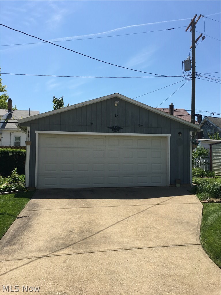 9512 Birchwood Road Cleveland, OH 44125 - Photo 6 of 35