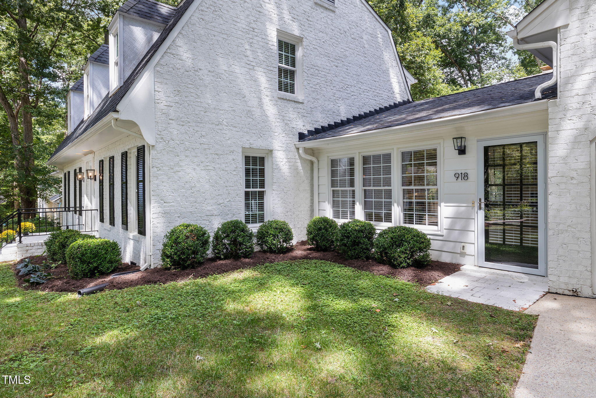918 Collins Drive Raleigh, NC 27609 - Photo 6 of 72 7-web-or-mls-DX3A3349