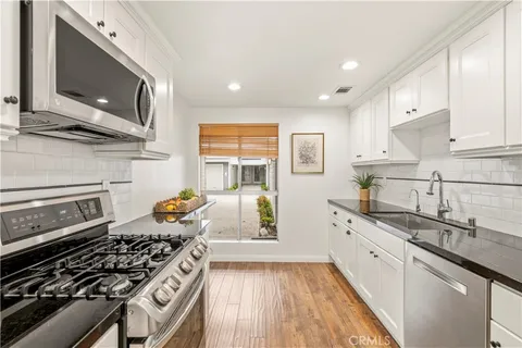 $699,000 | 18150 Andrea Circle South, Unit 1, Northridge, CA 91325