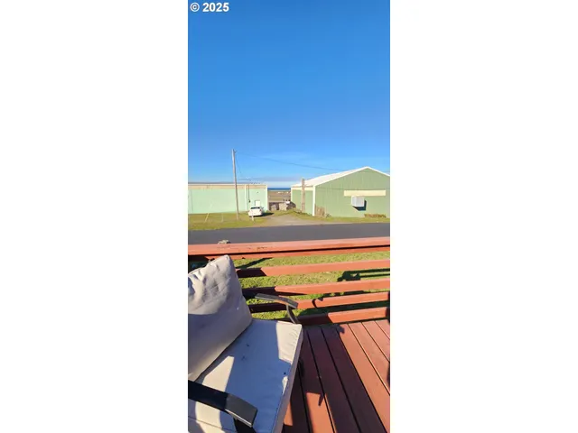 $178,000 | 94120 Strahan Street, Unit 3, Gold Beach, OR 97444