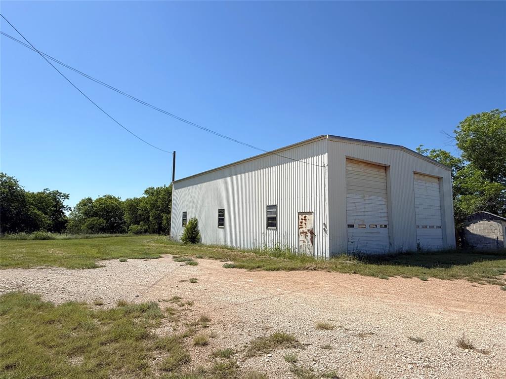 913 North Rice Street Hamilton, TX 76531 - Photo 3 of 28