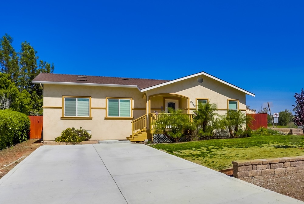 10560 Del Rio Road Spring Valley, CA 91978 - Photo 2 of 25