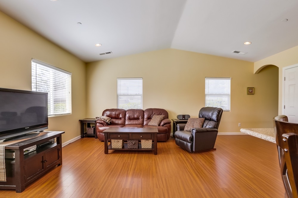 10560 Del Rio Road Spring Valley, CA 91978 - Photo 10 of 25