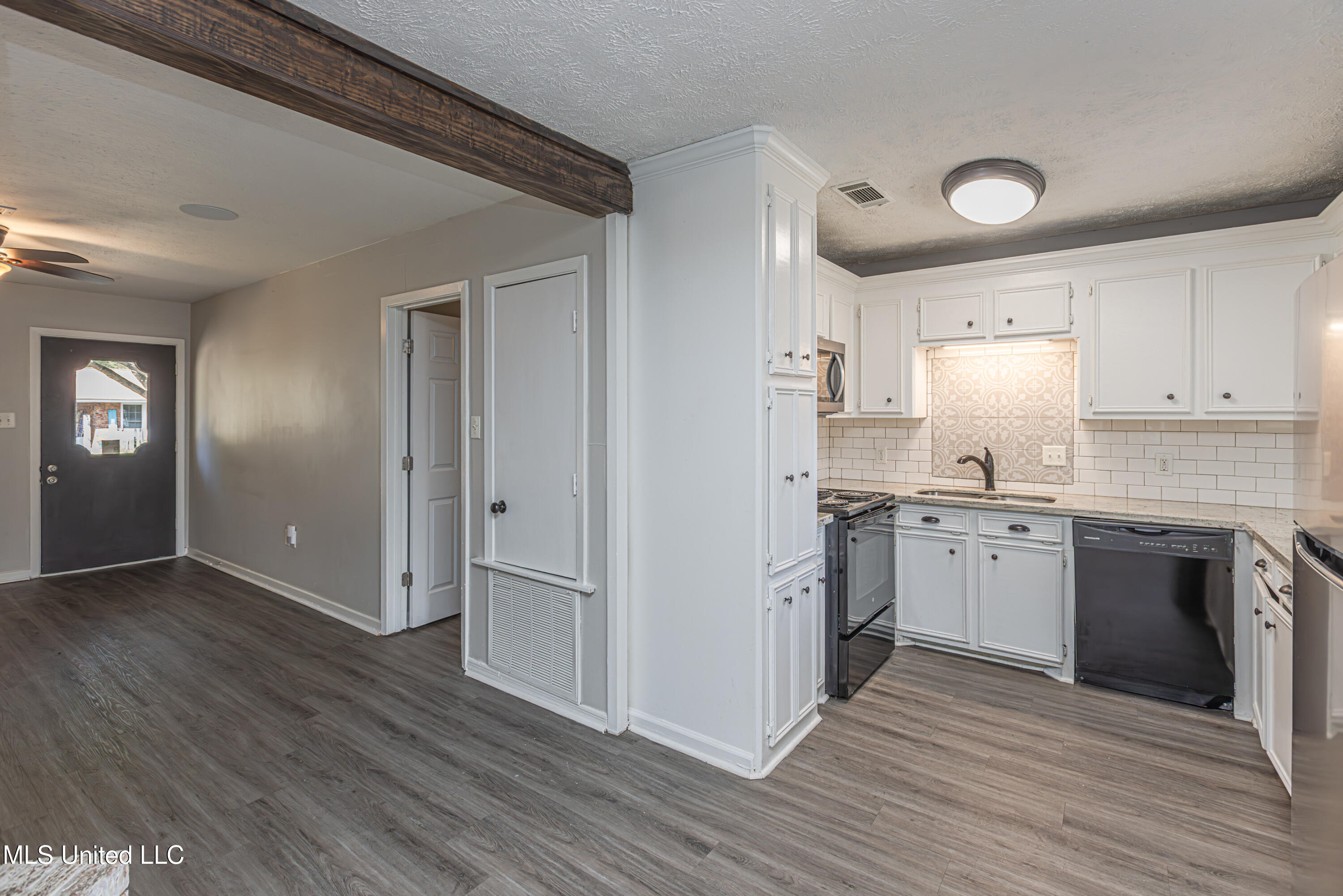 329 Lionel Road Pearl, MS 39208 - Photo 20 of 41 1R4A6145-Enhanced-NR