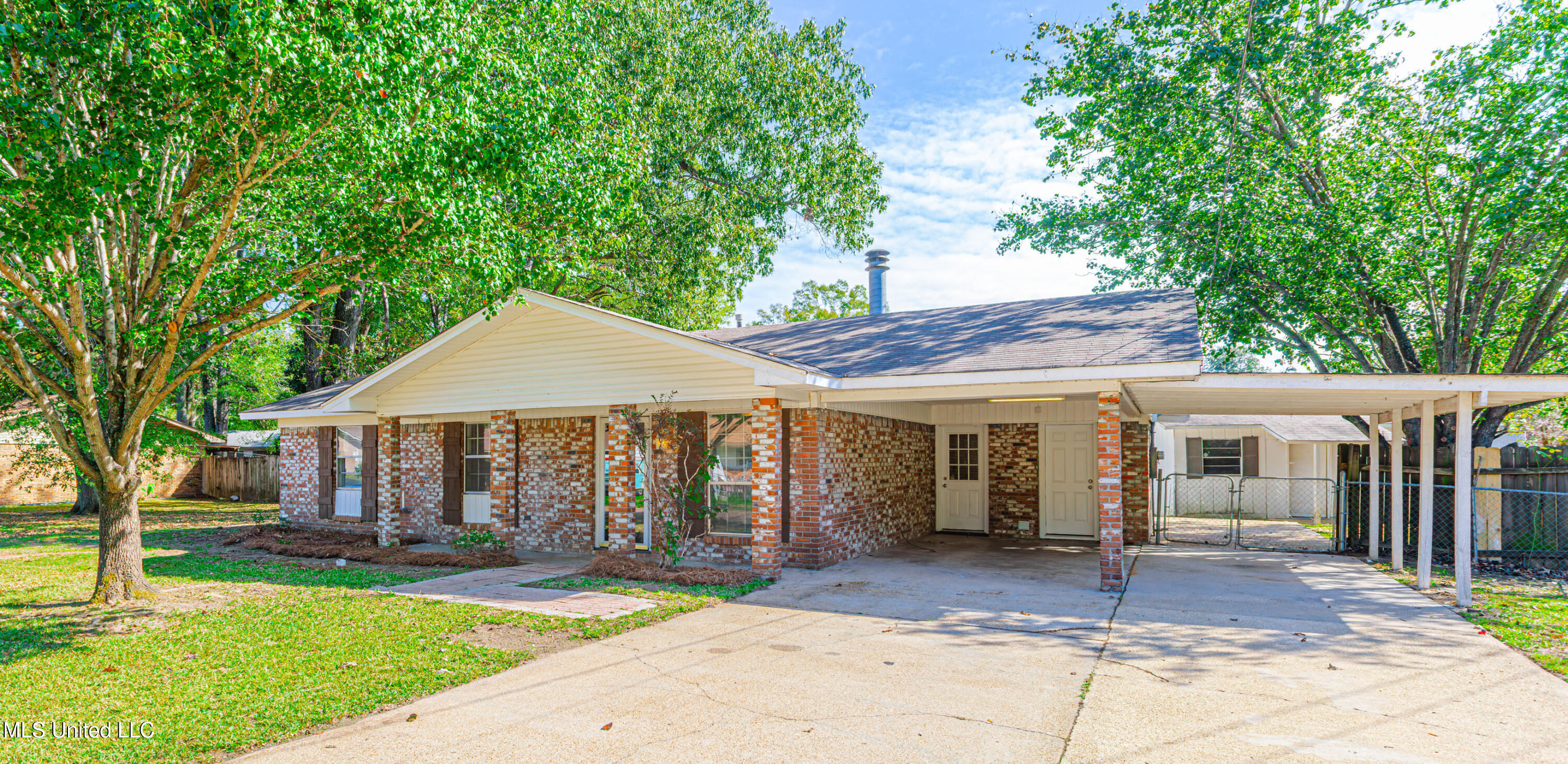 329 Lionel Road Pearl, MS 39208 - Photo 2 of 41 1R4A6121-Enhanced-NR