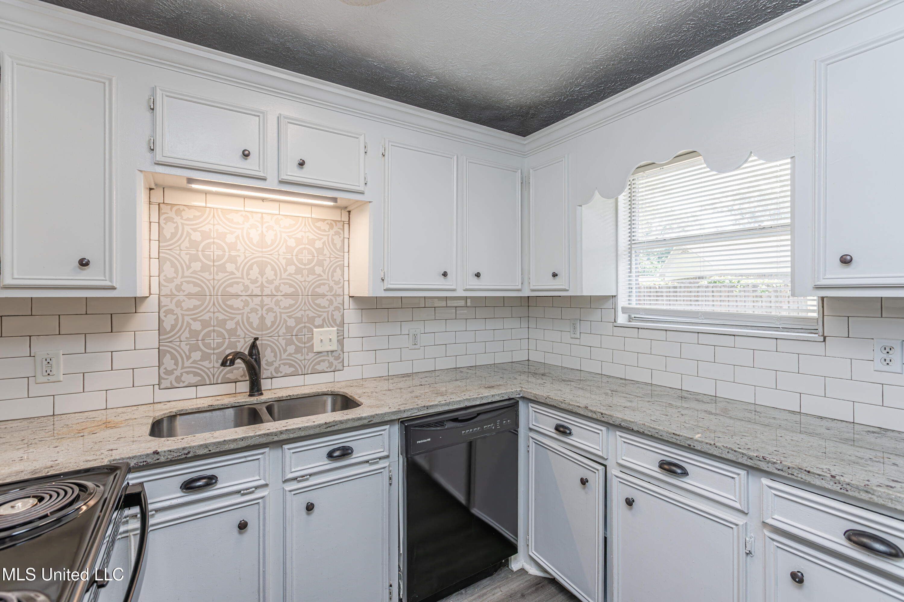 329 Lionel Road Pearl, MS 39208 - Photo 22 of 41 1R4A6147-Enhanced-NR