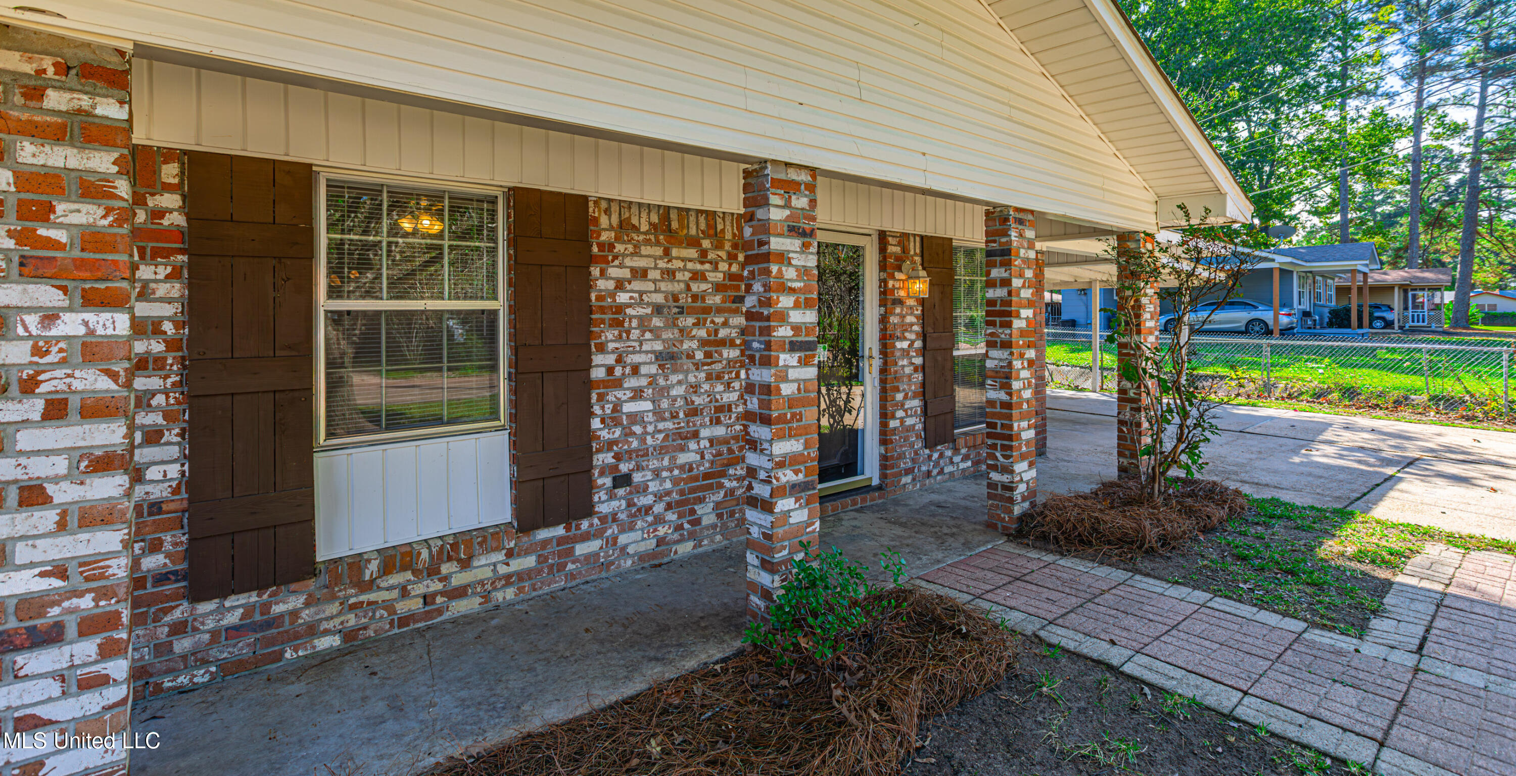 329 Lionel Road Pearl, MS 39208 - Photo 4 of 41 1R4A6123-Enhanced-NR