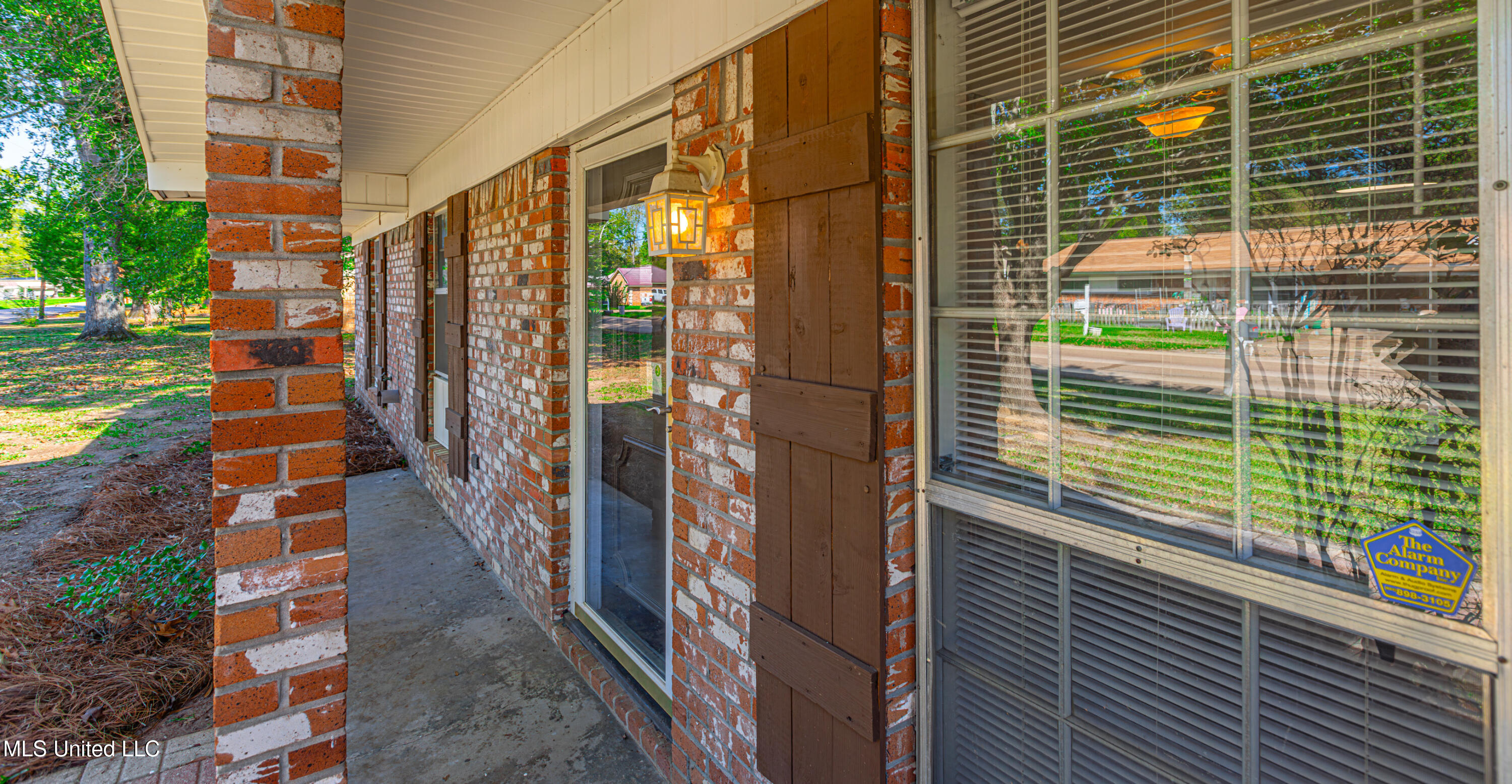 329 Lionel Road Pearl, MS 39208 - Photo 5 of 41 1R4A6124-Enhanced-NR