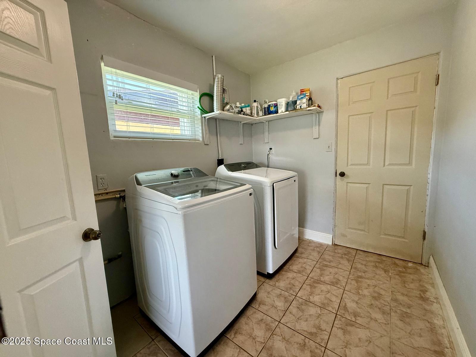2394 Shenandoah Road Palm Bay, FL 32905 - Photo 17 of 23 Laundry Room