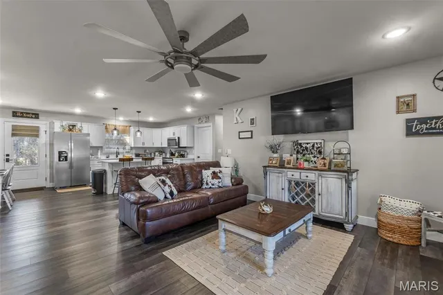 $309,900 | 214 Gladiola Street, Jackson, MO 63755