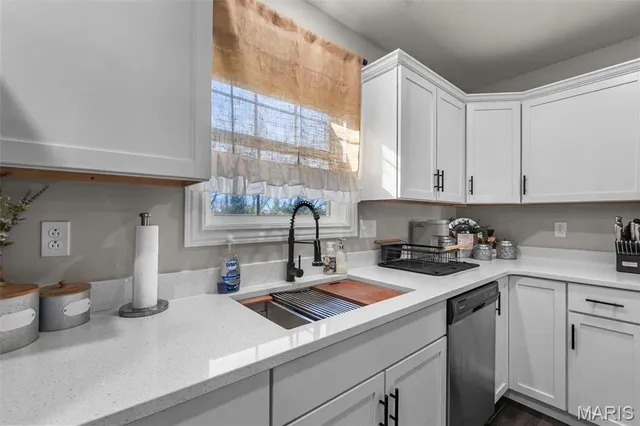 $309,900 | 214 Gladiola Street, Jackson, MO 63755