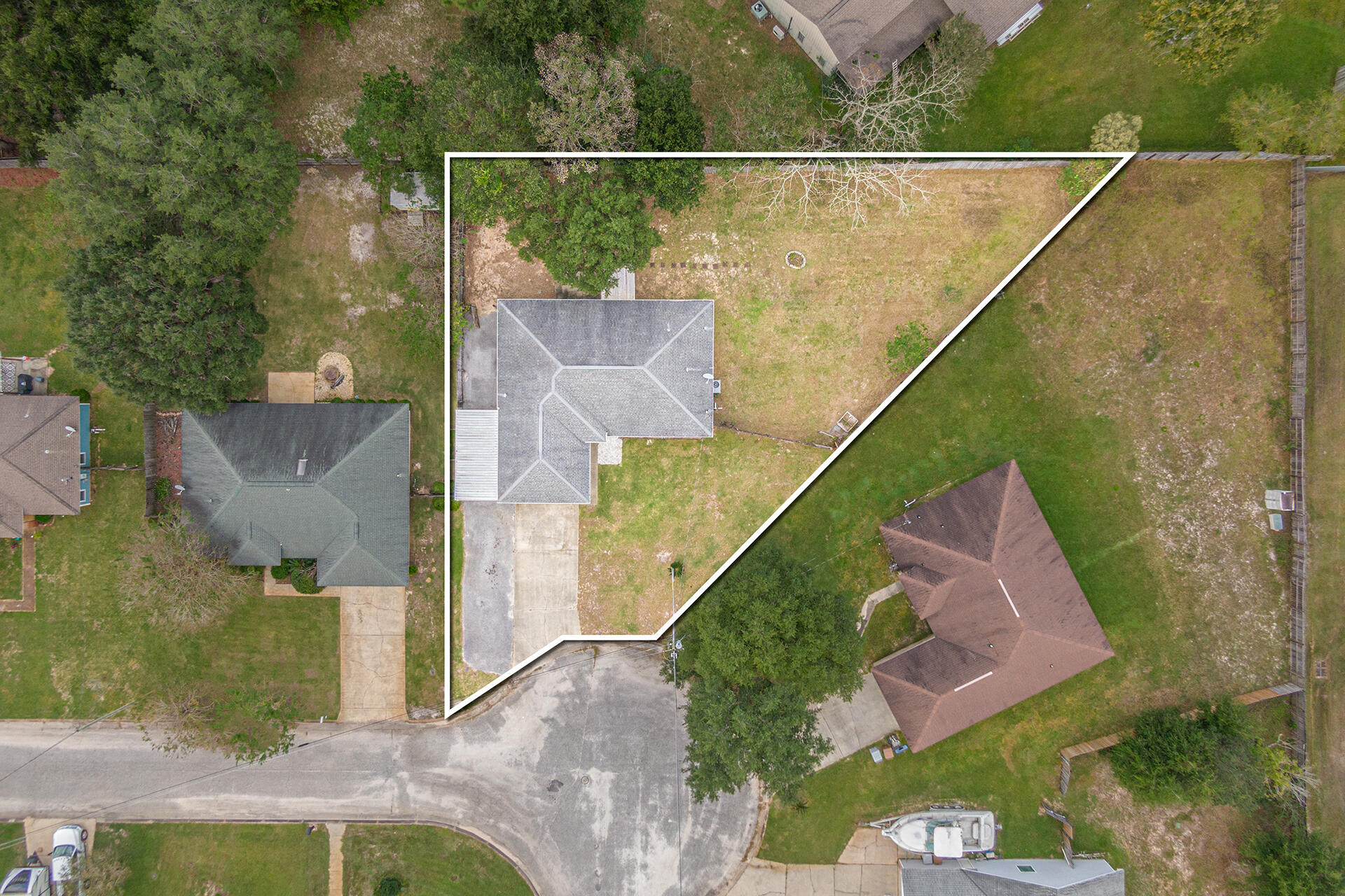 2500 Cameron Way Navarre, FL 32566 - Photo 30 of 32 an aerial view of a house