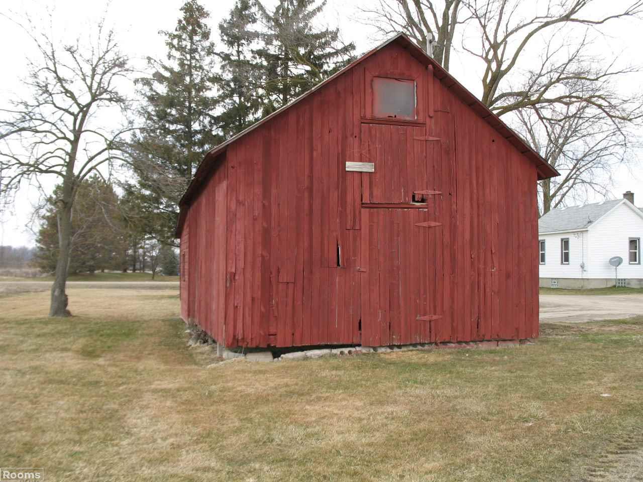 36920 Big Hand Road Richmond, MI 48062 - Photo 12 of 15 31344542-11.JPG