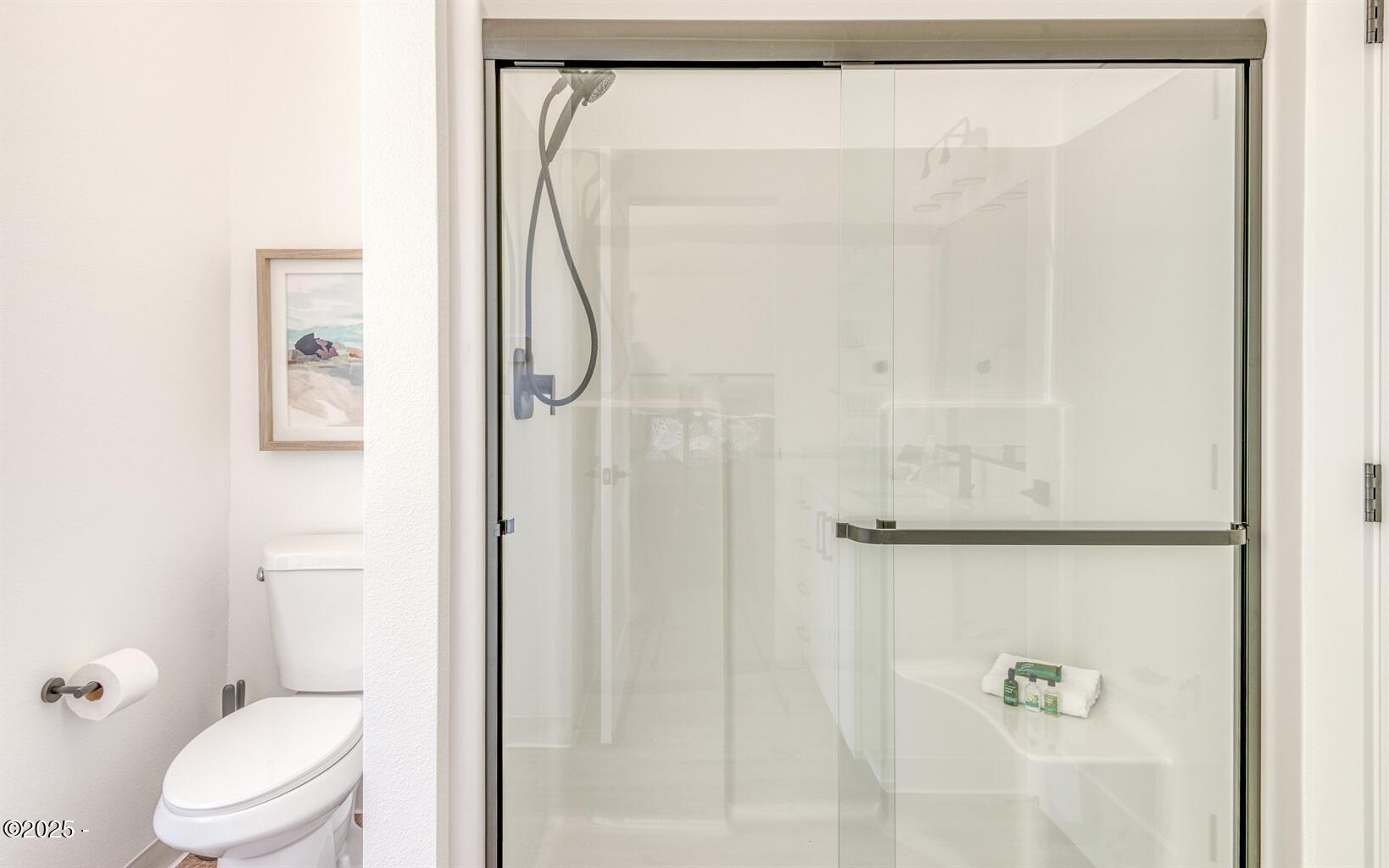 450 Southeast Shell Avenue Depoe Bay, OR 97341 - Photo 20 of 24 Continental Bath shower