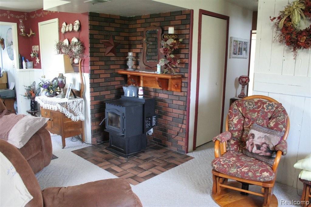 4869 Jefferson Family room 2.JPG