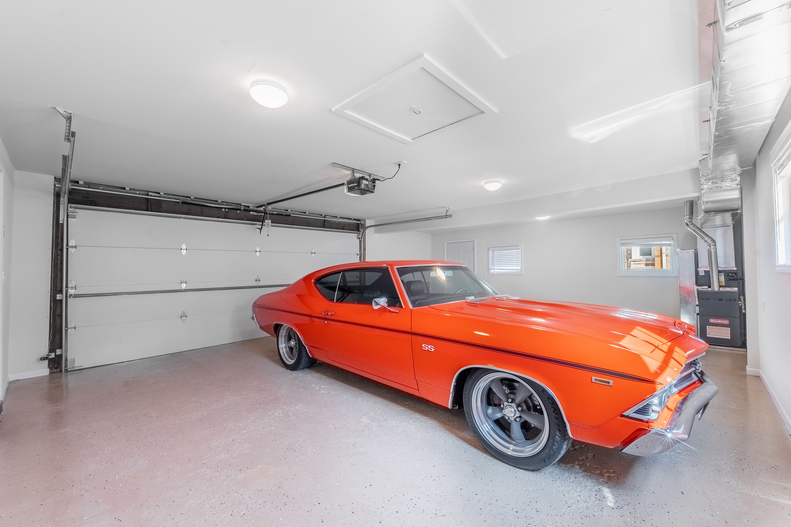 2335 14th Avenue North Riverside, IL 60546 - Photo 21 of 33 a car parked in a garage