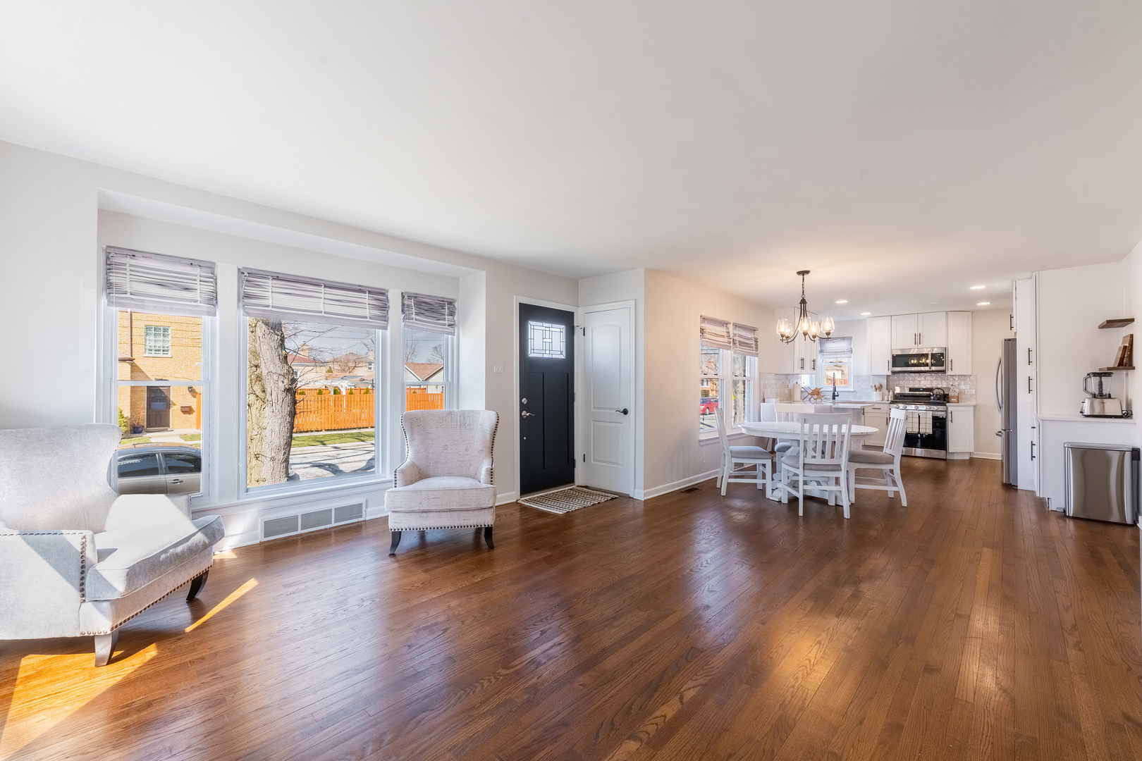 2335 14th Avenue North Riverside, IL 60546 - Photo 3 of 33 a living room with furniture and wooden floor