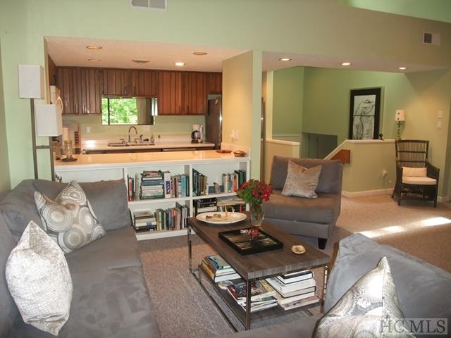 84UN-27 Emerald Ridge Road, Unit 27 Sapphire, NC 28774 - Photo 10 of 41 Gallery Image 10