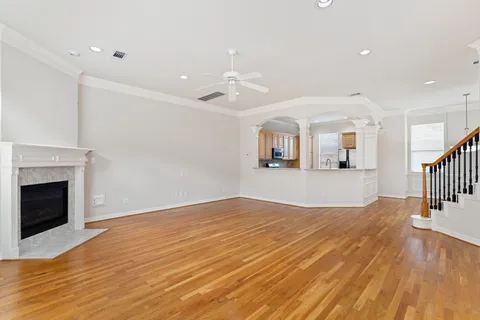 $399,000 | 920 Asbury Street, Houston, TX 77007