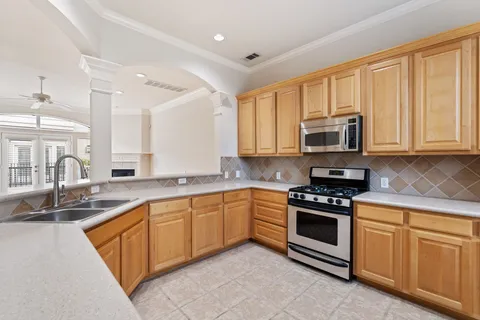 $399,000 | 920 Asbury Street, Houston, TX 77007