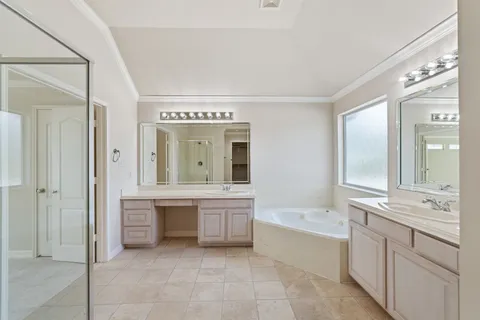 $399,000 | 920 Asbury Street, Houston, TX 77007