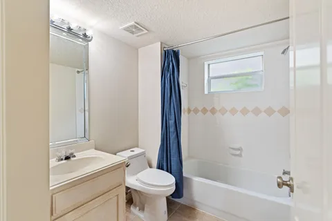 $399,000 | 920 Asbury Street, Houston, TX 77007