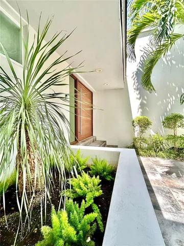 $2,998,997 | 1090 Northeast 92nd Street, Miami Shores, FL 33138