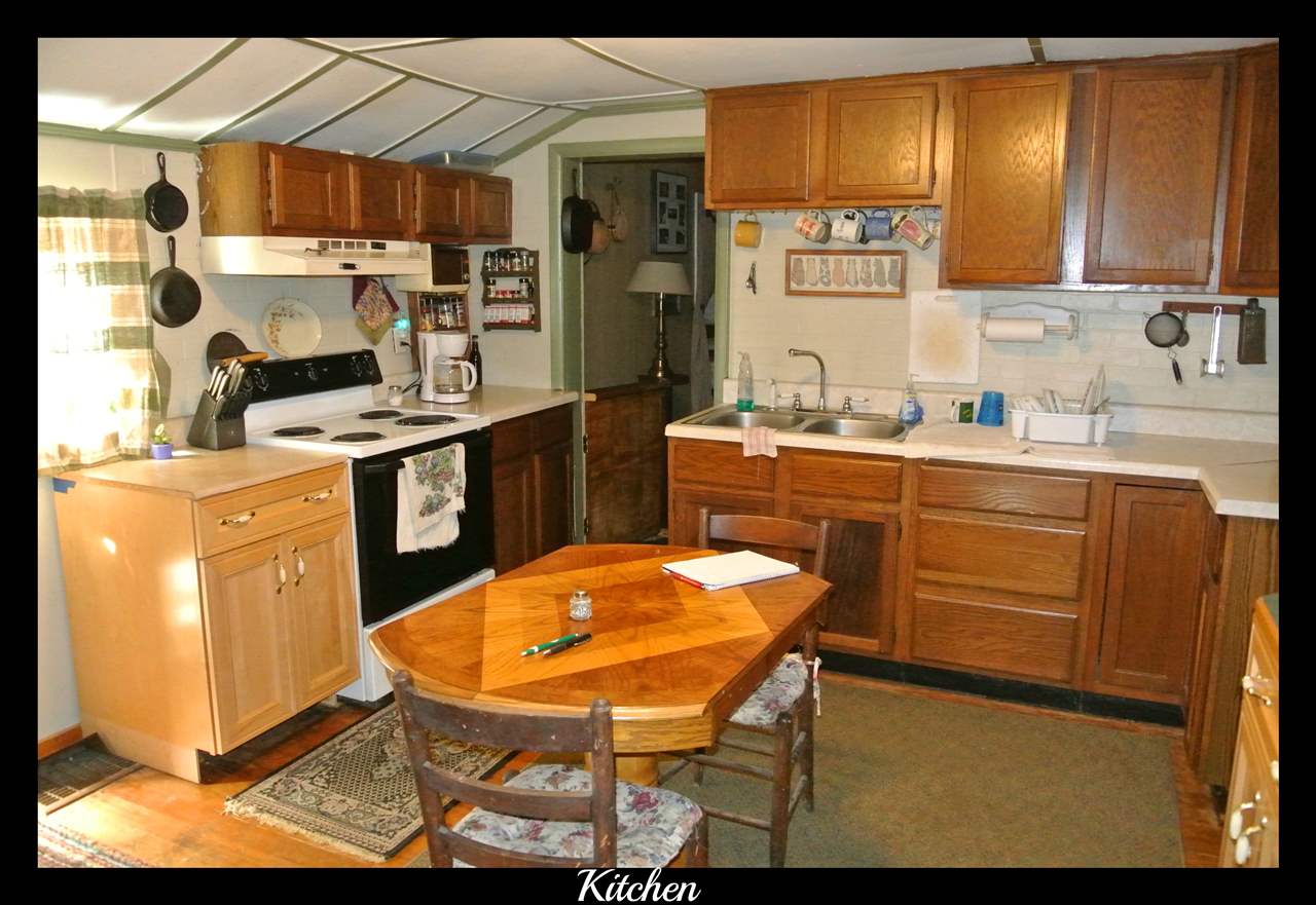 7600 South Strain Ridge Road Bloomington, IN 47401 - Photo 2 of 17 Gallery Image 2