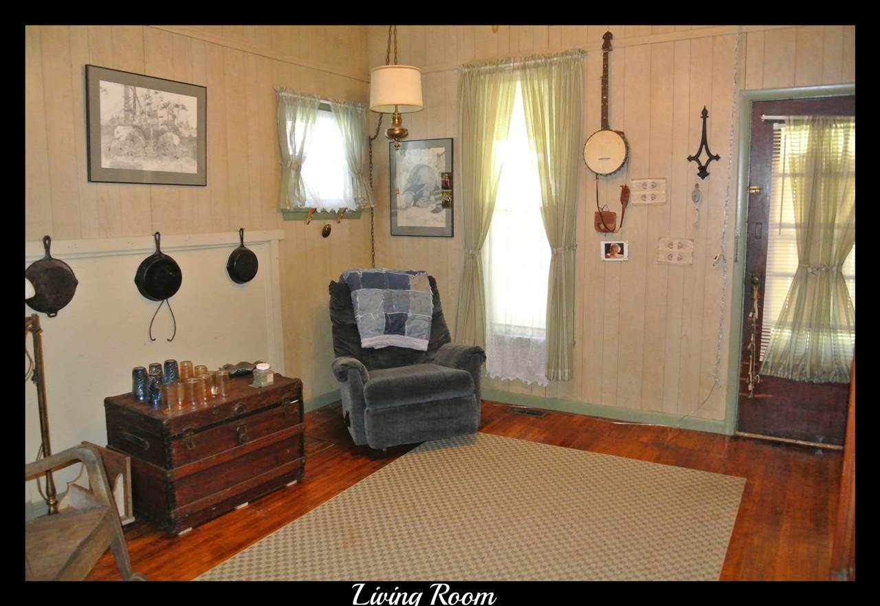7600 South Strain Ridge Road Bloomington, IN 47401 - Photo 10 of 17 Gallery Image 10