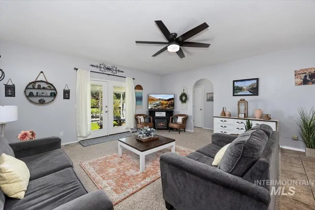 $660,000 | 3702 North 2481 East, Twin Falls, ID 83301