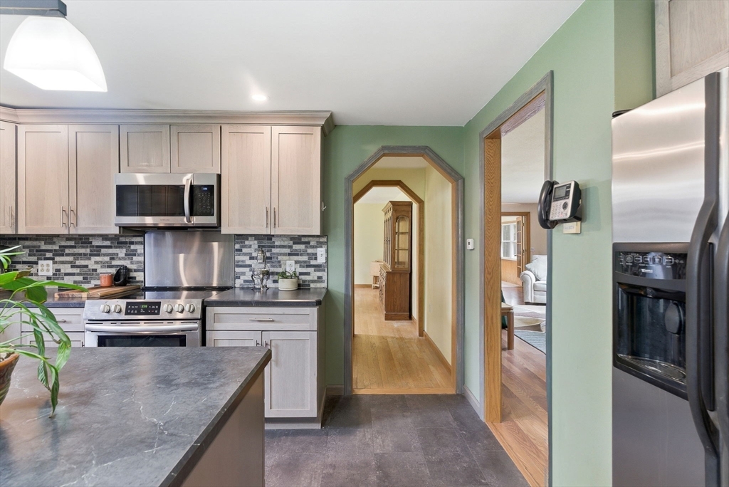 35 Royalston Road North Winchendon, MA 01475 - Photo 4 of 42