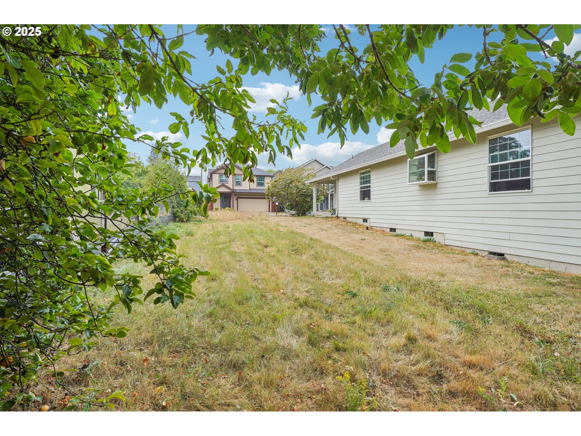 3014 Southwest 176th Avenue Beaverton, OR 97003 - Photo 10 of 16 a view of a backyard of the house