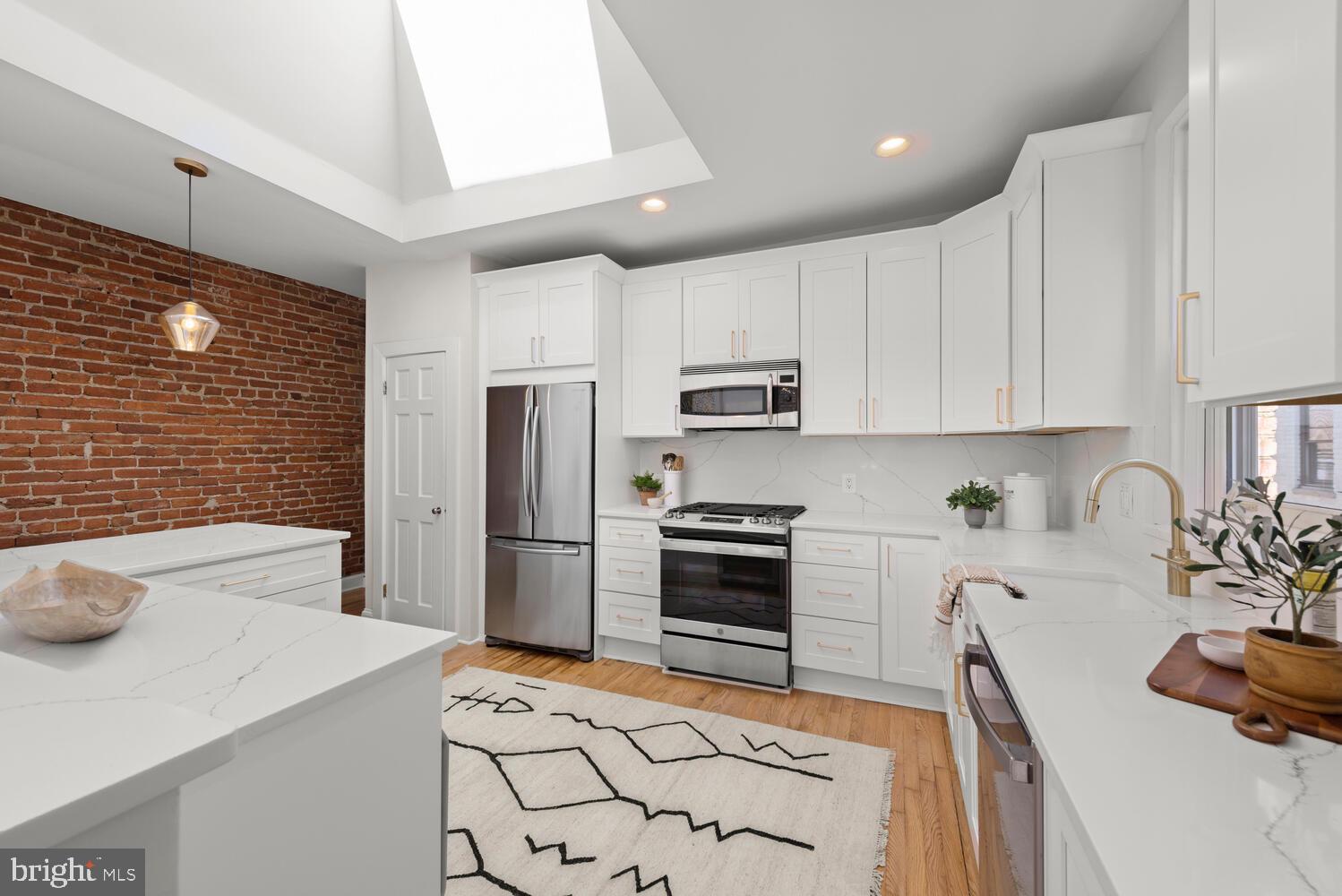 1745 Willard Street Northwest Washington, DC 20009 - Photo 18 of 86 Sparkling new kitchen!